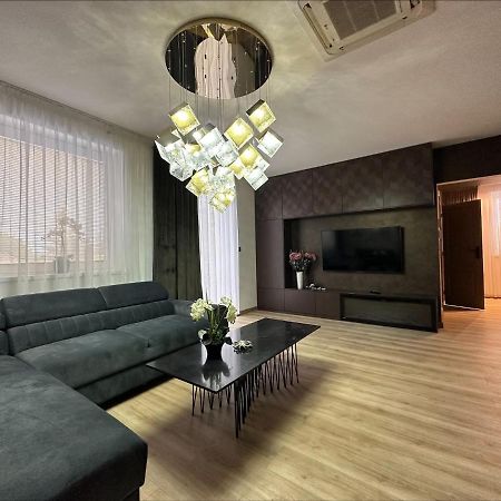 Apartman Matko Levice Buitenkant foto