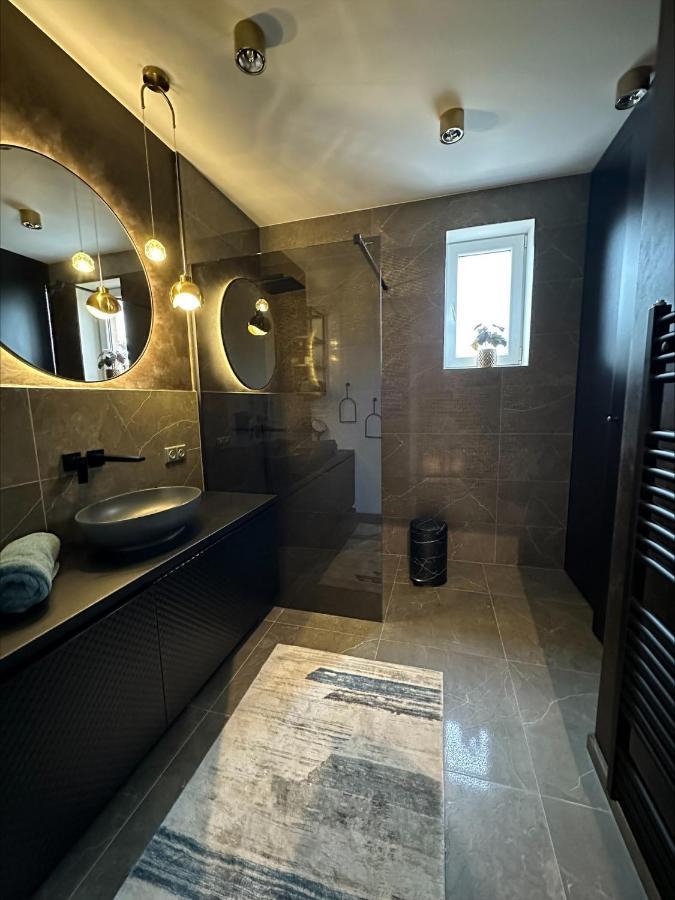 Apartman Matko Levice Buitenkant foto